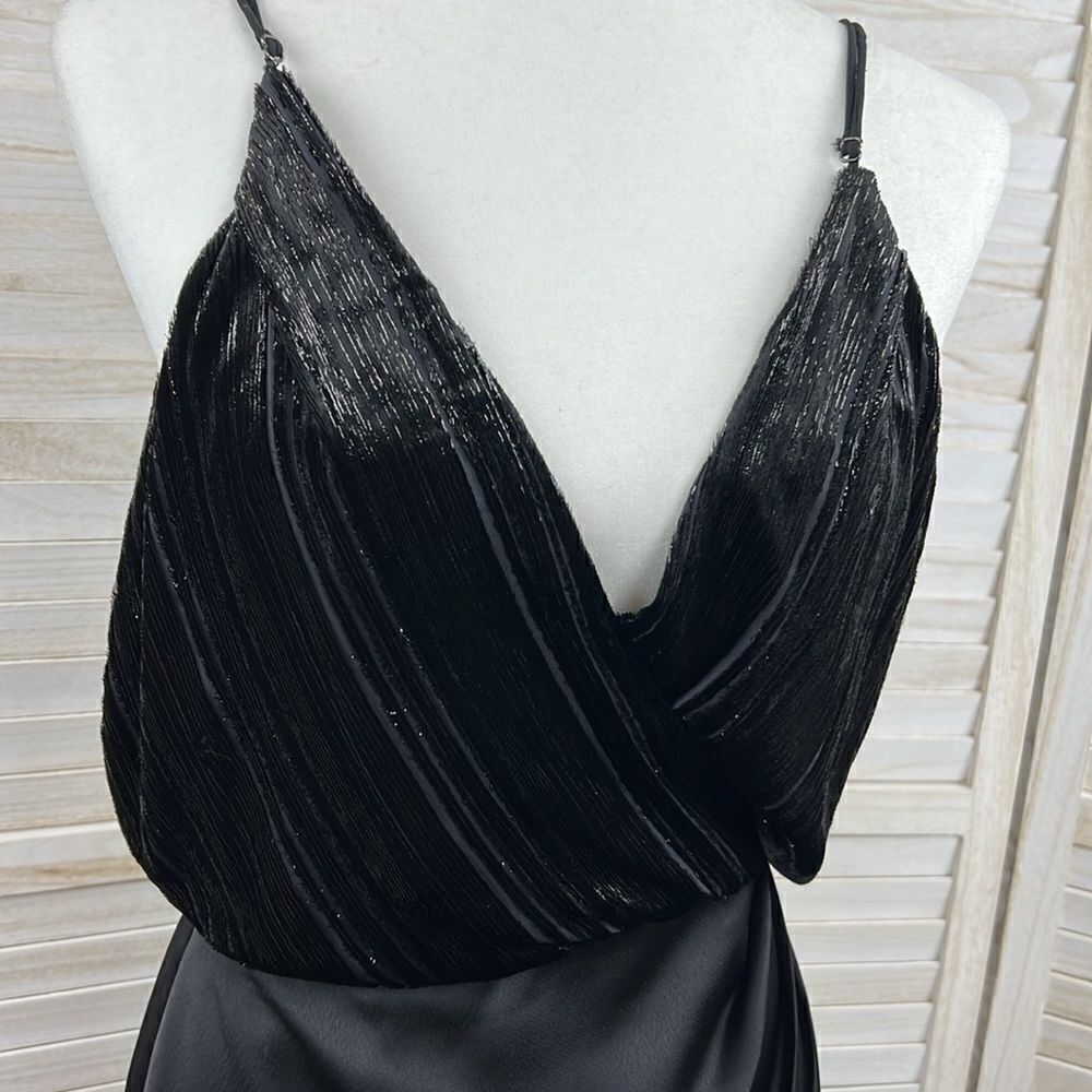 ASTR The Label Callie V-Neck Mini Party Cocktail Dress Small - Picture 3 of 14